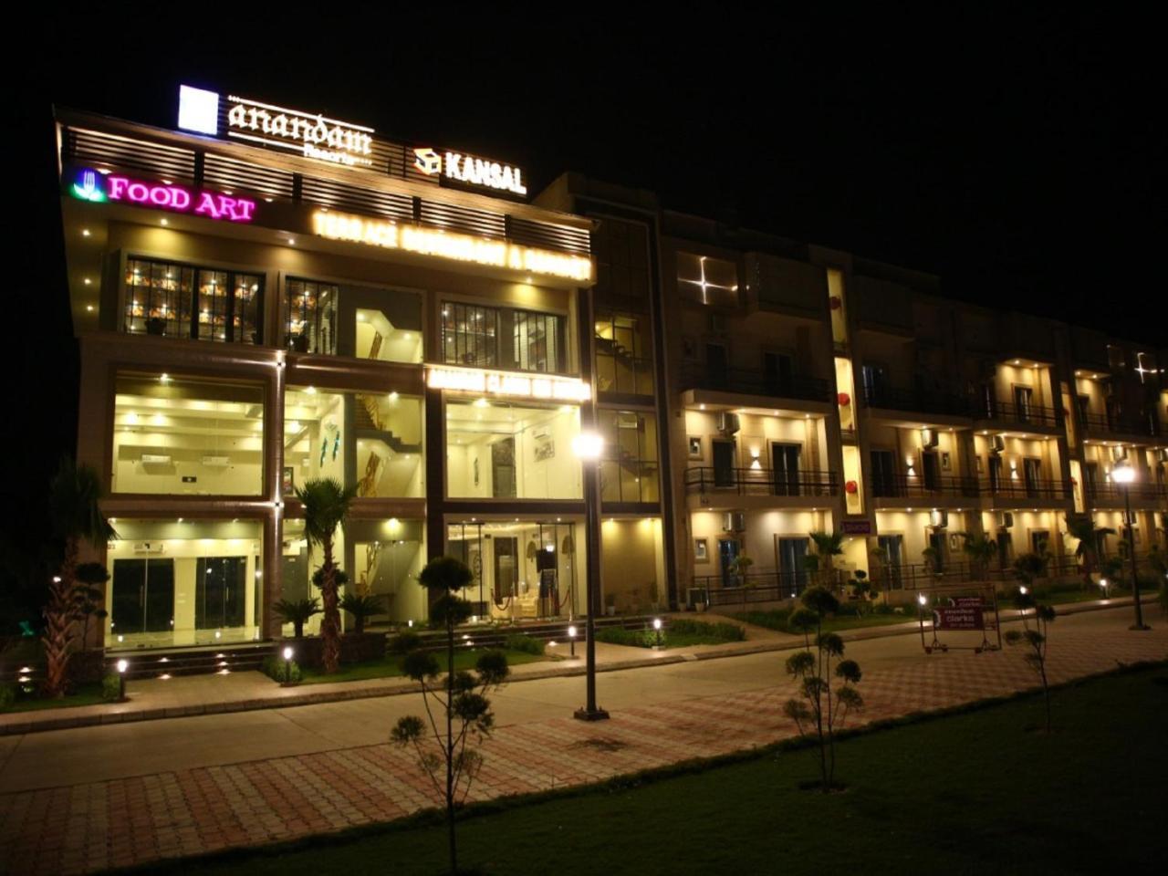 Anandam Clarks Inn Suites Vrindavan Exterior photo