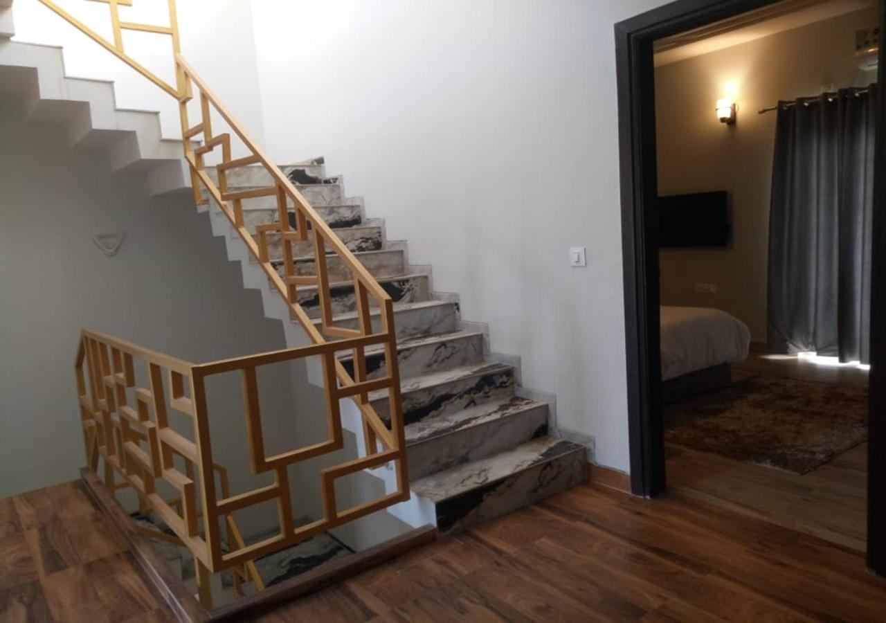 Anandam Clarks Inn Suites Vrindavan Exterior photo