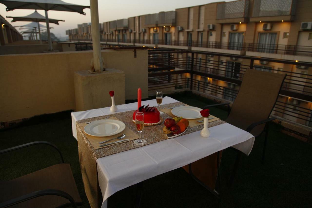Anandam Clarks Inn Suites Vrindavan Exterior photo